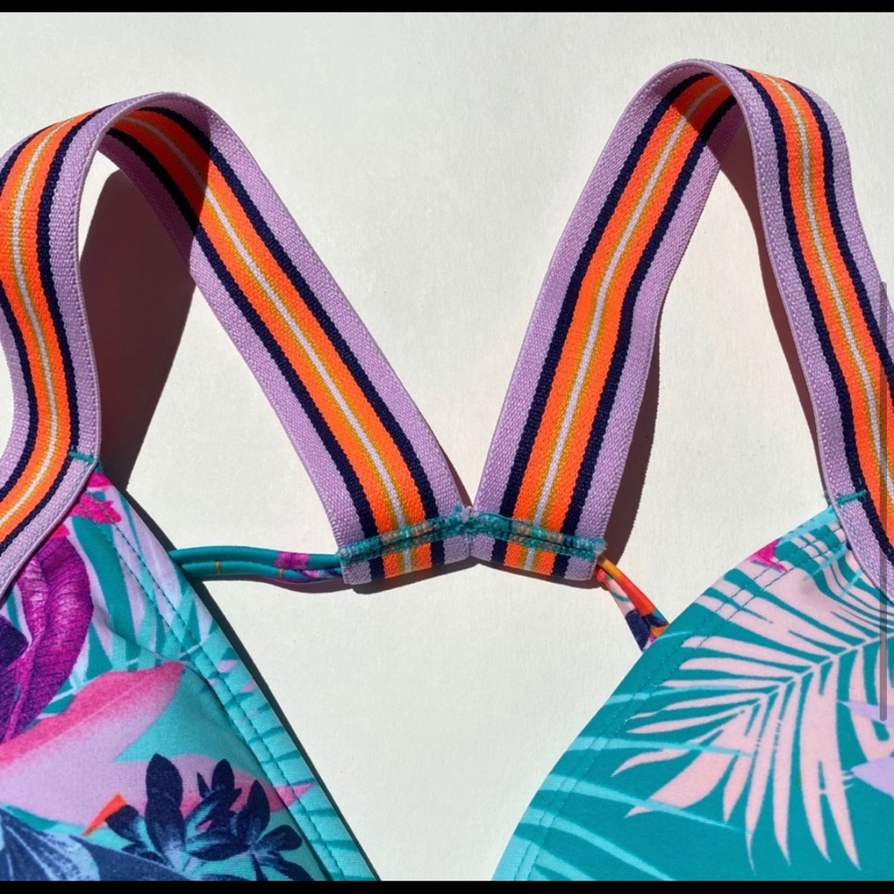 * * Flash Sale* LAST ONE * 🏝 Sexy Bikini Top - Picture 8 of 9